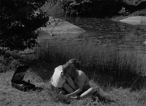 Ingmar Bergman un été avec Monica 1953.gif, juil. 2020