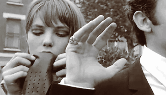 Jane Birkin mon gant.gif, nov. 2019