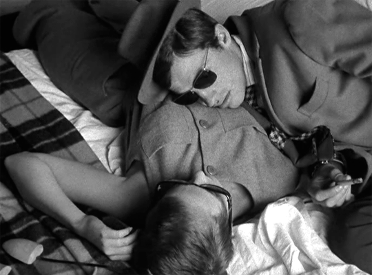Jean-Luc Godard À Bout de Souffle (Breathless) 1960 Belmondo Seberg le chapeau mou.gif, mai 2021