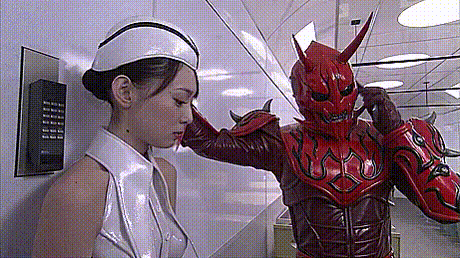 Kamen Rider Den-O (2007) episode 6 larmes infirmière.gif, mar. 2021