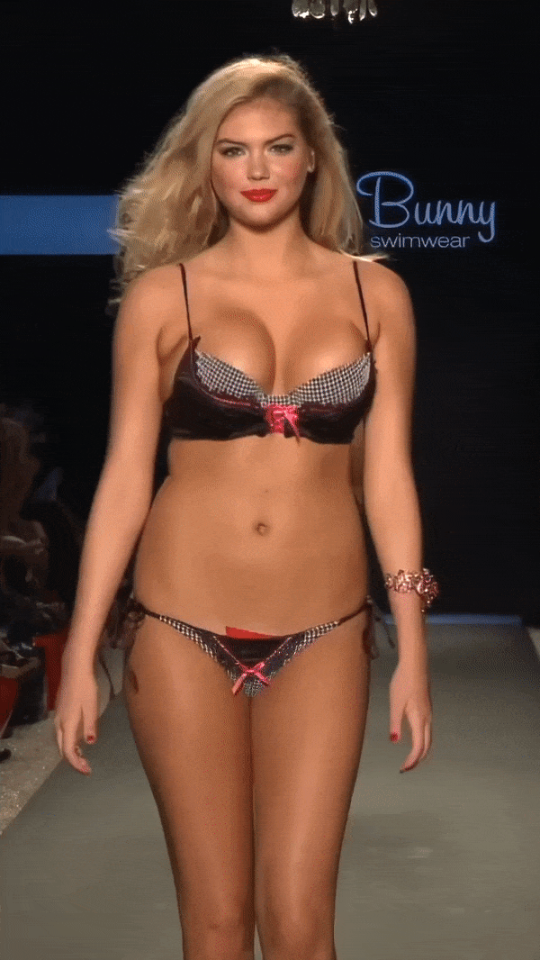 Kate Upton entre ici Jean Moulin entre ici Jean MouMou.gif, avr. 2023