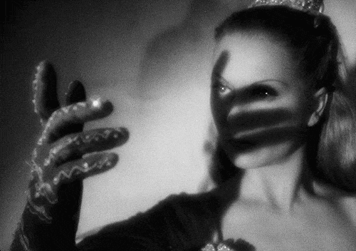 La Belle et la Bête (Beauty and the Beast, 1946) dir. Jean Cocteau l'ombre de la bête.gif, juil. 2020