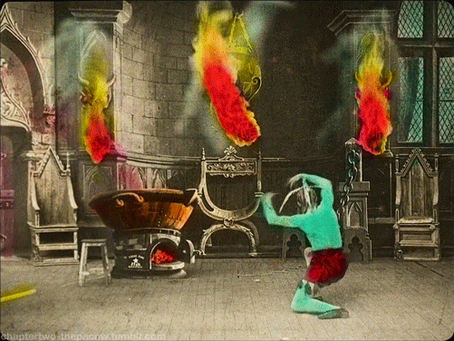 Le Chaudron infernal Georges Méliès, 1903 fais du feu dans la cheminée.gif, sept. 2021