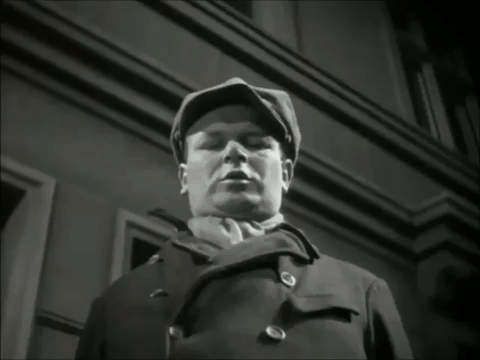 M Fritz Lang 1931 chapeau melon et bottes de cuir.gif, sept. 2019