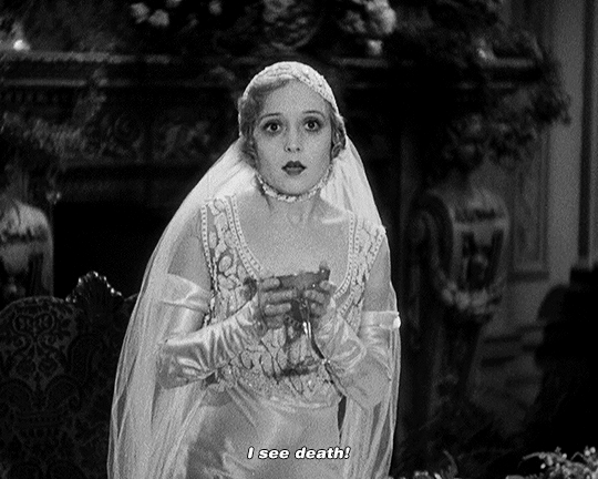 Madge Bellamy white zombie, les morts-vivants, 1932 je vois la mort.gif, nov. 2020