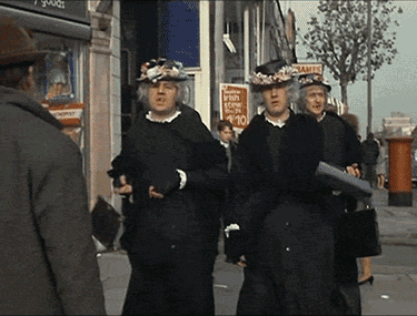 Monty Python gang de grands-mères.gif, janv. 2020