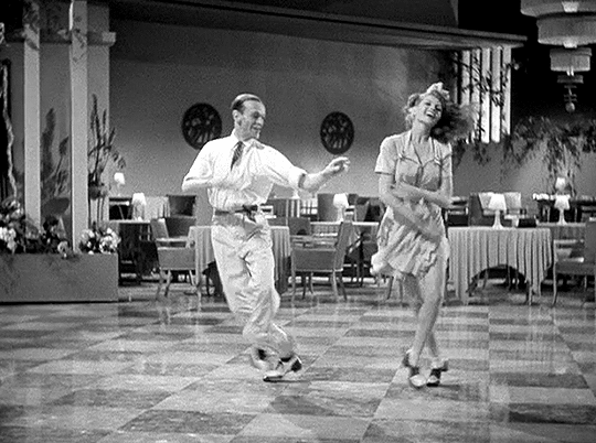 Rita Hayworth, Fred Astaire in YOU WERE NEVER LOVELIER (1942).gif, fév. 2021