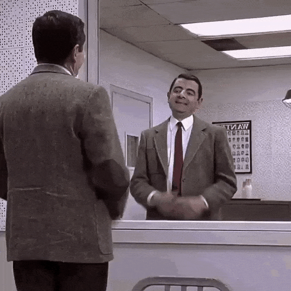 Rowan Atkinson - Mr Bean police rester chic en garde à vue.gif, avr. 2023