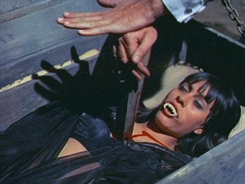 Santo and Blue Demon vs. the Monsters 1970 mort vampire.gif, oct. 2021