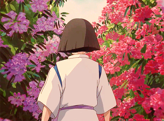 Spirited Away (2001) — Dir. Hayao Miyazaki entrer dans les fleurs.gif, sept. 2020