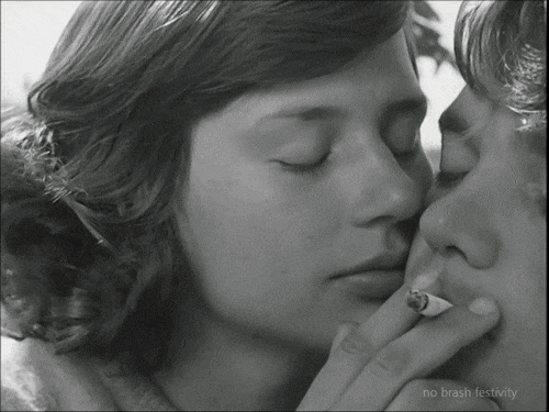 Summer With Monika, Ingmar Bergman, 1953 fume.gif, mar. 2021