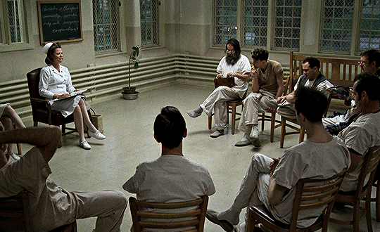 Vol au-dessus d'un nid de coucou (One Flew Over the Cuckoo's Nest) Miloš Forman, 1975, Jack Nicholson le groupe de parole.gif, juin 2021