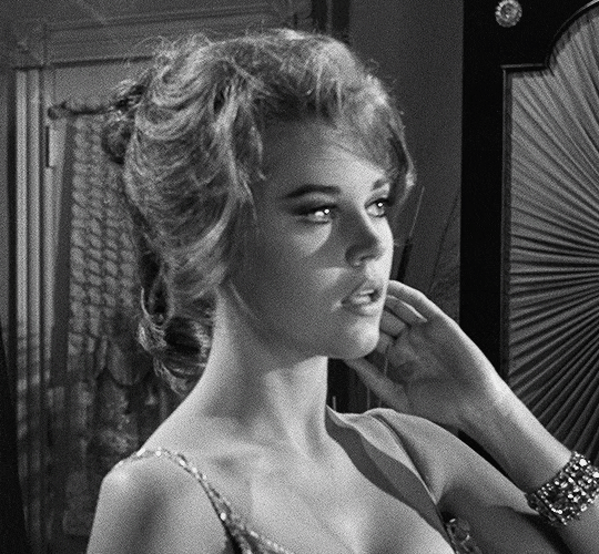Walk on the Wild Side (1962) dir. Edward Dmytryk femme qui fume