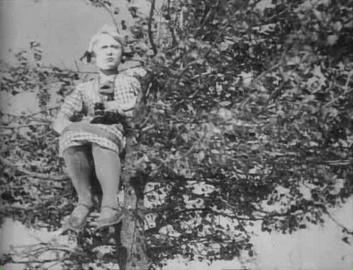 antonina kudrayvtseva razbudite lenochku yanina zheymo réveille-toi Hélène 1934 la fille dans l'arbre avec un revolver cinema sovietique
