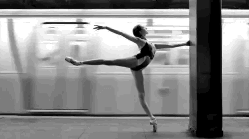 danse le ballet du métro.gif, déc. 2020