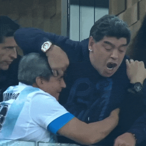 doigt d'honneur du paradis Diego Maradona nous adresse un petit signe bon dimanche