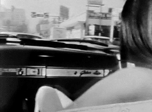 enlever sa culotte en voiture mets toi à l'aise chaleur petite mort.gif
