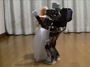 robot poupée barbie dansons joue contre joue.gif, nov. 2021