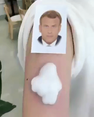 tatouez-moi le vrai visage d'Ammanuel Macron.gif, déc. 2020