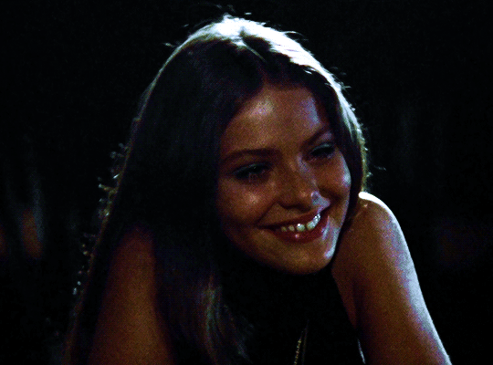Ornella Muti in Una chica y un señor (1974) dir. Pedro Masó dermatologie prévention les gestes qui usent la peau du nez