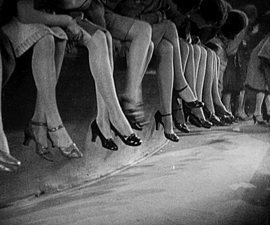 Sunrise A Song of Two Humans (1927) Friedrich Wilhelm Murnau un porc passe