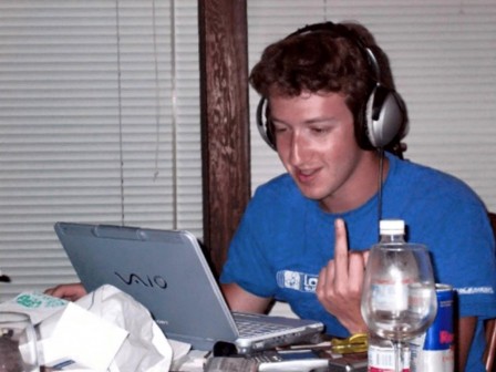 Mark Zuckerberg facebook vous salue.jpg