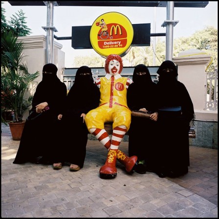 Mc_Donalds_burka_venez_comme_vous_etes.jpg