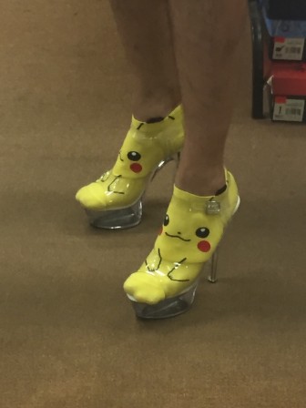 Pikachu chaussettes.jpg