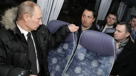 Poutine prend le bus.jpg