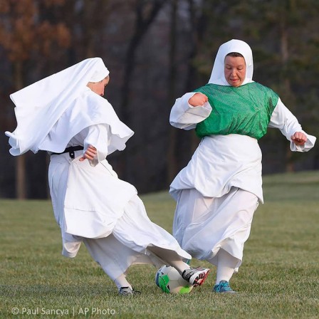 Soeurs dominicaines foot.jpg