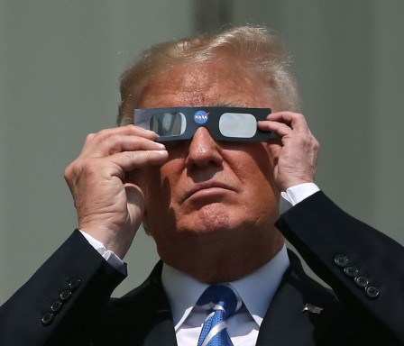 Trump éclipse.jpg