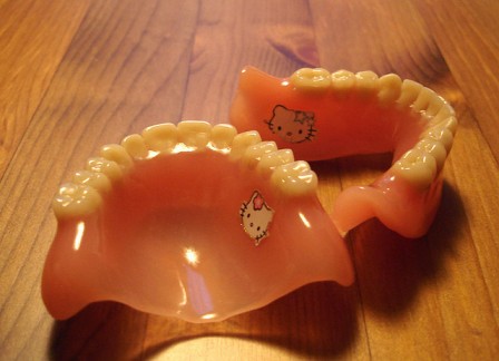 dentier hello kitty.jpg