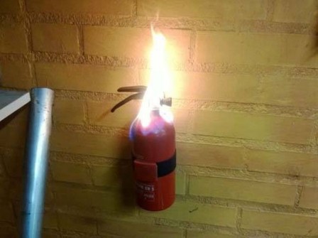 extincteur en feu en cas d'incendie.jpg