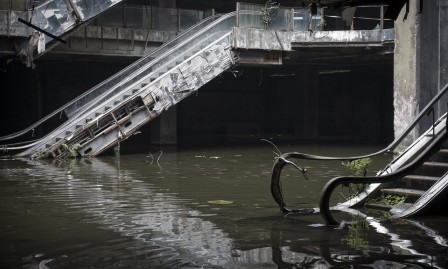 liquide_centre_commercial_abandonne_Bangkok.jpg