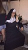 nonne qui boit du vin.jpg