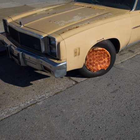 pizza_voiture_bon_appetit_livraison_express.jpg