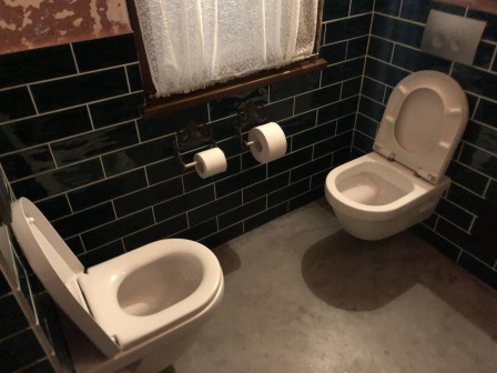 saint-valentin toilettes en amoureux.jpg, sept. 2019