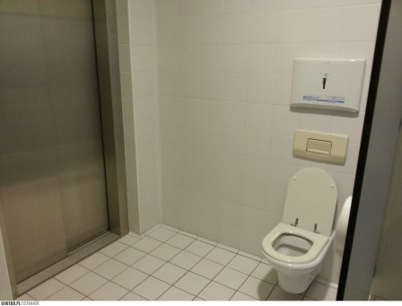 toilettes ascenseur social.jpg