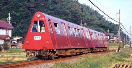 train toblerone.jpg