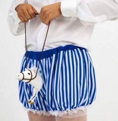 Equitation Comment Dresser Un Petit Poney Sauvage Bretzel Liquide Humour Noir Et Photos Etranges Equitation Comment Dresser Un Petit Poney Sauvage Bretzel Liquide Humour Noir Et Photos Etranges