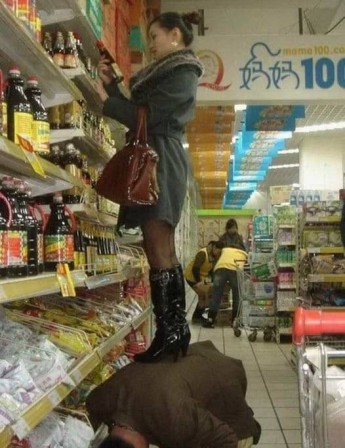 Black Friday Michel Houellebecq soumission des affaires extraordinaires consommation