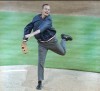 President George H. Bush throws the first pitch at the Texas Rangers' opening night in Arlington Texas April 8 1991 grâce bonjour.jpg, mai 2021