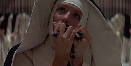 The Devils (Ken Russell, 1971) nonne prière 2.png, août 2021