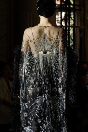 Zuhair Murad collection haute couture sous l’influence des arts divinatoires ne regarde pas en arrière.jpg, janv. 2023