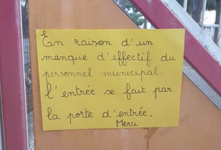 à situation exceptionnelle mesure exceptionnelle l'entrée se fera par la porte d'entrée.jpg, janv. 2021