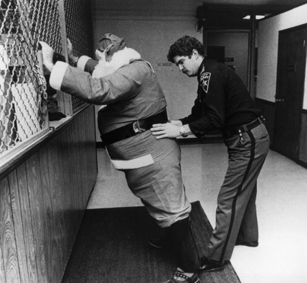 arrestation du père Noël.jpg, déc. 2023