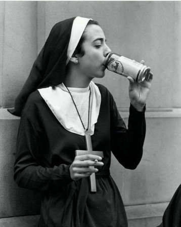 nonne bière et cigarette.jpg, janv. 2020