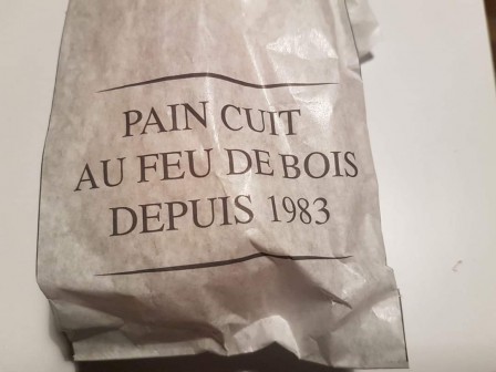 pain cuit au feu de bois depuis 1983.jpg, déc. 2020