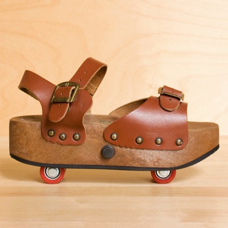 pop out sandal skates sabots Hippies 1970 les nouvelles mobilités.jpg, sept. 2021