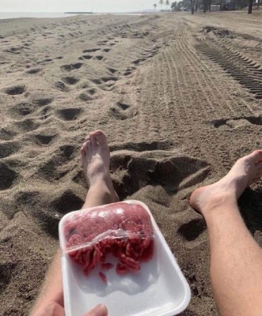 vacances plage viande hachée on allait au bord de la mer les palaces les restaurants on n'faisait que passer devant